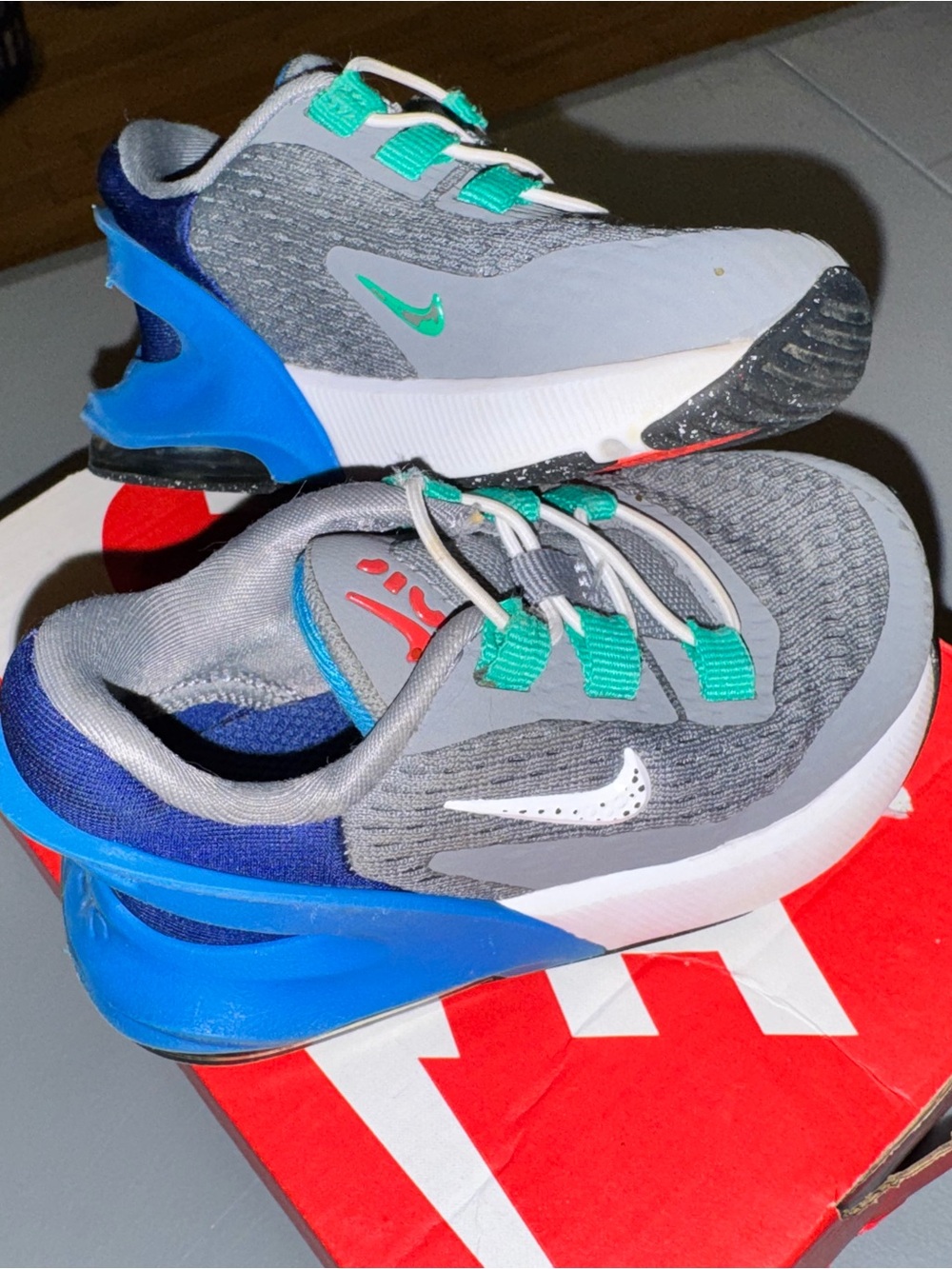 Nike Airmax 270s Kids Gray Sneakers with Teal and Blue Accents
